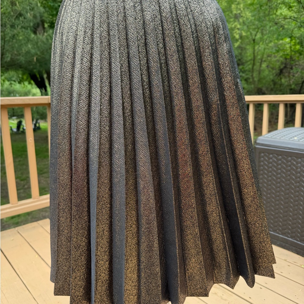Kate Spade Metallic Pleated Skirt Evening Special Occasion Size 4 zipper entry - Picture 2 of 10